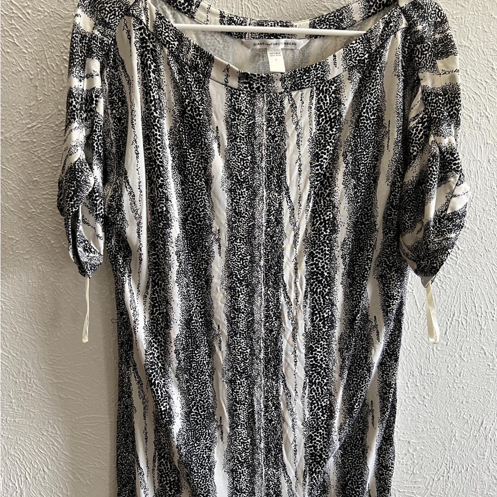 Diane Von Furstenberg Black and White Textured Blouse